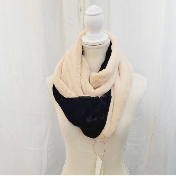 Calvin Klein Accessories - NWT Calvin klein faux fur infinity scarf